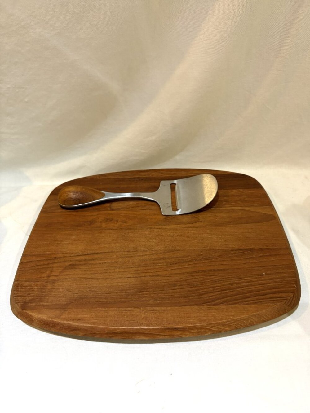 VTG MCM Dansk Vivianna Torun Cheese Board Danmark & Cheese Slicer